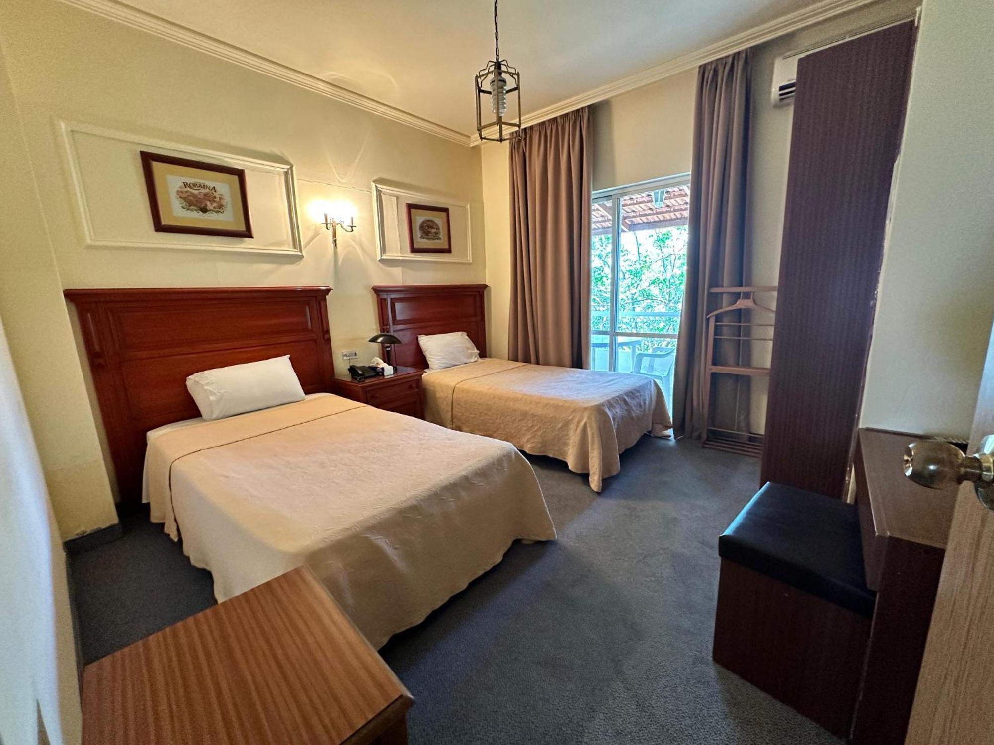 Hotel Le Crillon Brummana Exterior foto